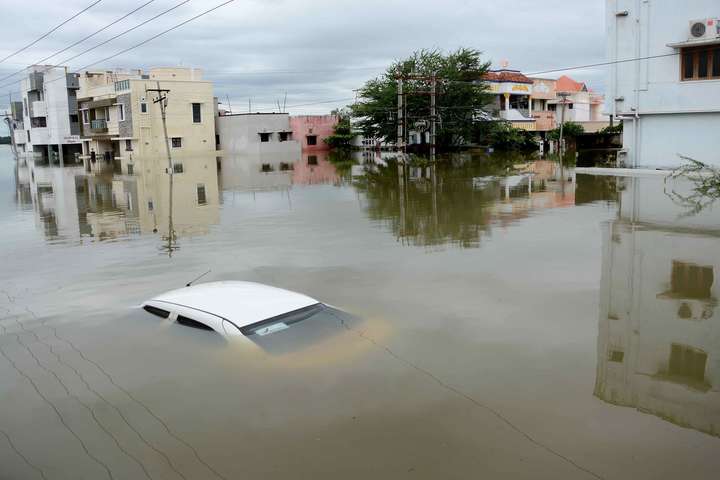 В Индии из-за наводнения погибли более 100 человек