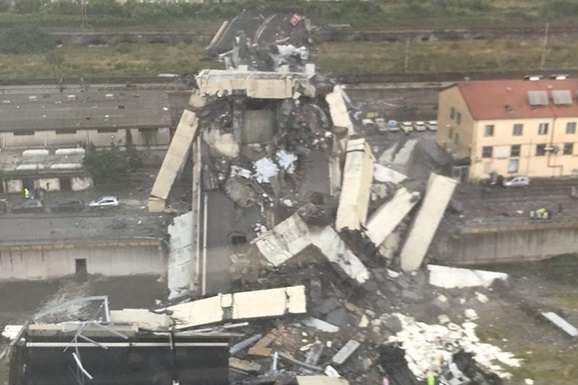 Уряд Італії розпочав розслідування щодо оператора зруйнованого мосту у Генуї