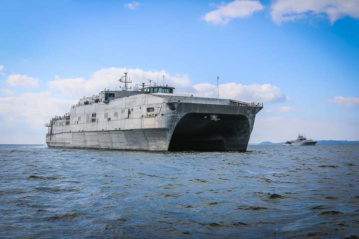 Американський десантний корабель Carson City увійшов у Чорне море