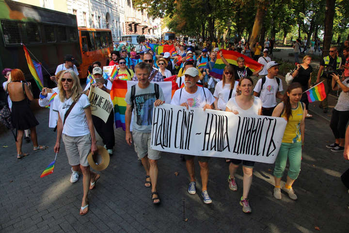 В Одесі пройшов марш ЛГБТ: яскраві фото