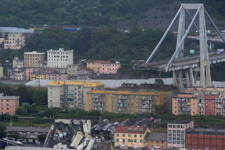 У Генуї відбулася жалобна церемонія за загиблими внаслідок обвалу мосту