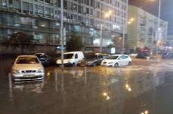 Нещадна стихія змусила Київ знову піти під воду: відео