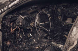 На території столичного музею дотла згорів автомобіль