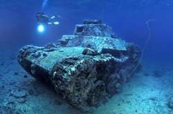 Дайверы нашли на дне океана невероятные находки