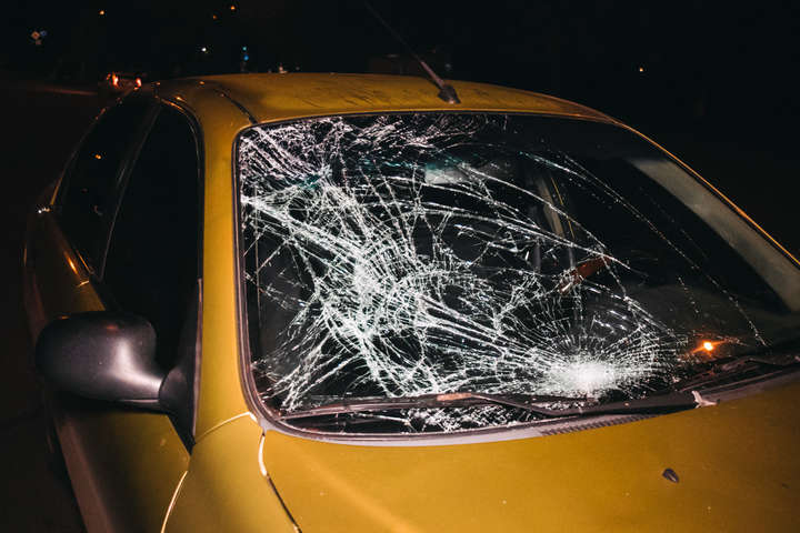 На Лісовому автомобіль збив чоловіка і сталася бійка з кавказцями (фото, відео)