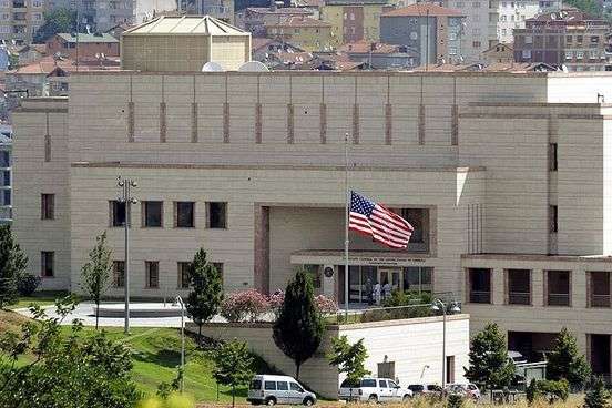 В Анкарі невідомі обстріляли посольство США 