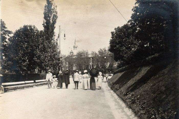Стильні люди та красиві будівлі. Як виглядав Київ у 1911 році