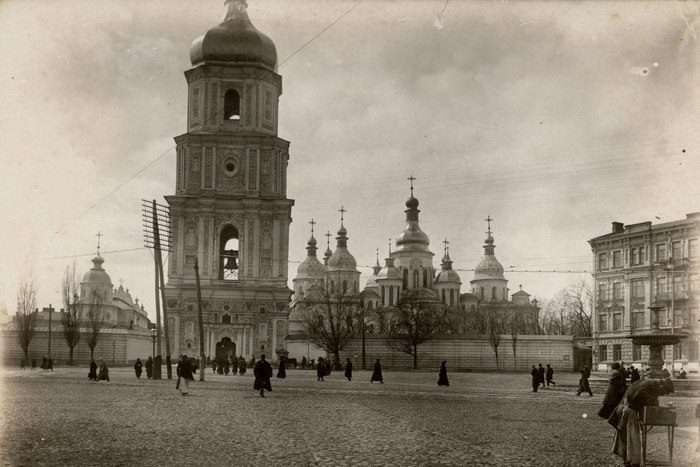 Стильные люди и красивые здания. Как выглядел Киев в 1911 году