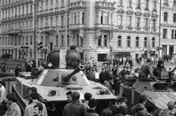  Советские танки в центре Праги. Архивное фото 23 августа 1968 г. 
