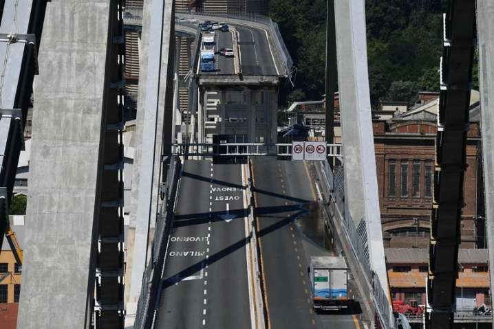 Італійський уряд планує накласти штрафи за обвалення мосту в Генуї