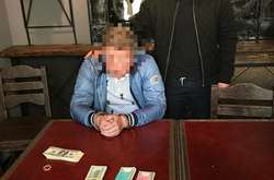 Затримання зловмисника «на гарячому» під час надання посадовцю неправомірної вигоди