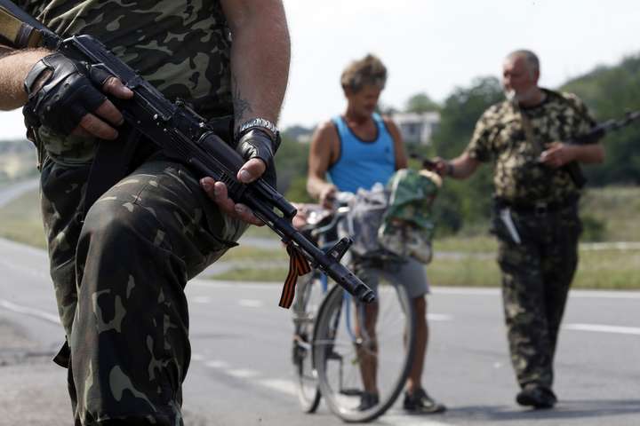 Окупанти на Донеччині затримали понад 100 осіб: шукають «українське підпілля»