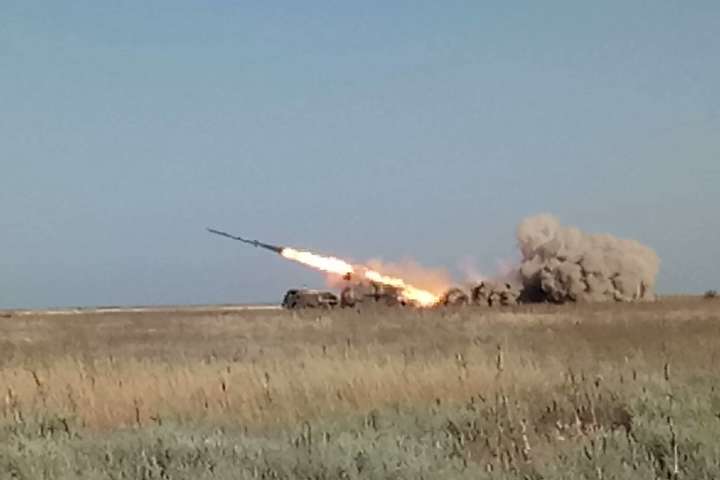 Как украинские артиллеристы с помощью «Ураганов» готовятся давать отпор врагу