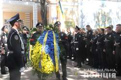 У Харкові провели в останню путь патрульного, який загинув біля мерії