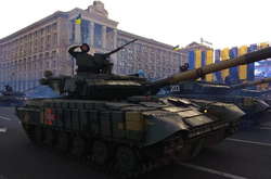 Остання репетиція параду: на Хрещатику знову проїхали танки (фото)