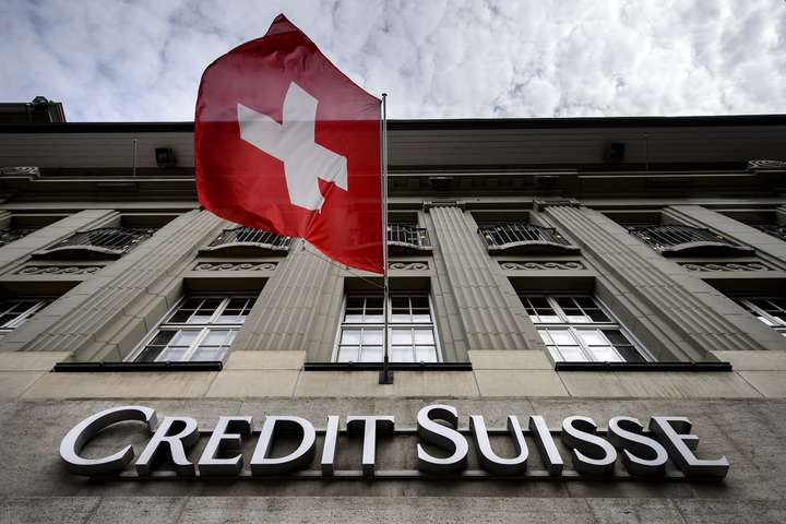 Швейцарський банк заморозив $5 млрд на рахунках росіян через санкції США