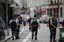 «Ісламська держава» взяла відповідальність за напад на перехожих поблизу Парижа