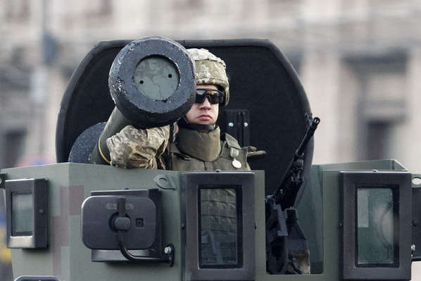 <span>У Києві під час паруду показали Javelin</span> - Український посол в США пояснив, чому Javelin краще купувати, аніж отримувати в подарунок