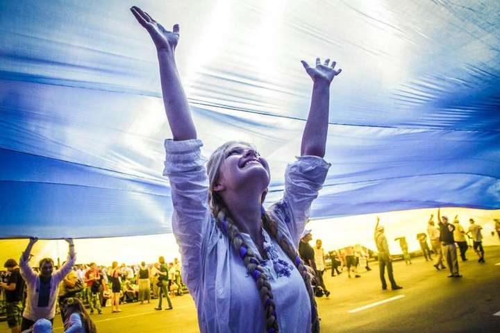 «З Днем Незалежності, Україно»: іноземні волонтери привітали українців різними мова світу