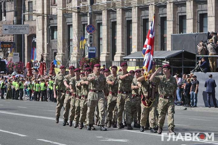 Військові з 18 країн взяли участь у параді до Дня Незалежності України 