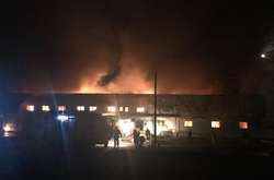 На Закарпатті загорілося одне з найбільших в регіоні відділень «Нової Пошти»