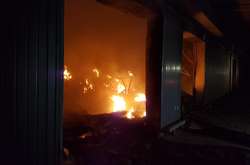 Пожежа у Мукачеві: «Нова Пошта» обіцяє компенсувати знищені вогнем посилки