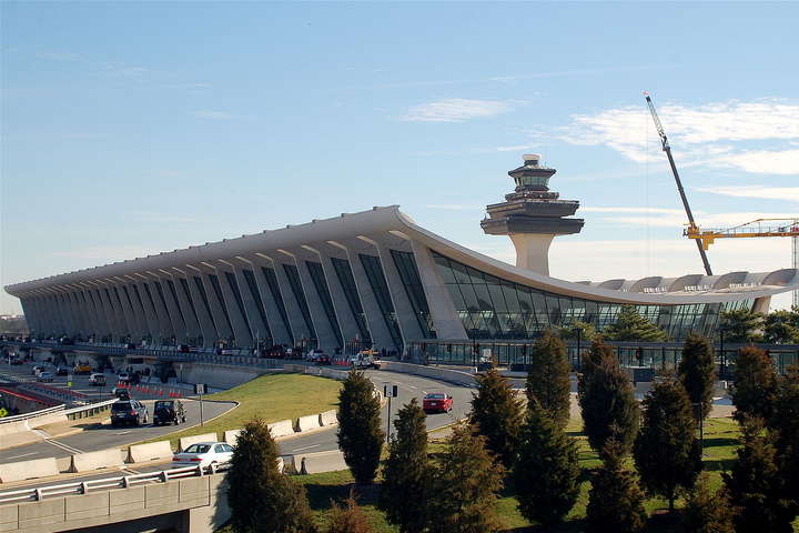 В аеропорту Вашингтона почали діяти біометричні камери, вже виявлені перші порушники