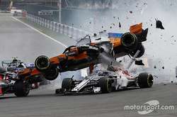 На старті Гран Прі Бельгії сталася серйозна аварія (відео)