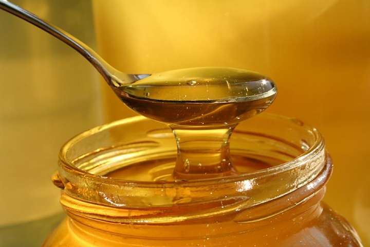 Британські медики радять лікувати кашель медом