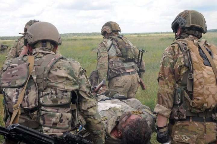 Доба на Донбасі: двоє загиблих та семеро поранених українських військових