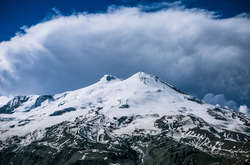  Рятувальники допомогли українській туристці на Ельбрусі 