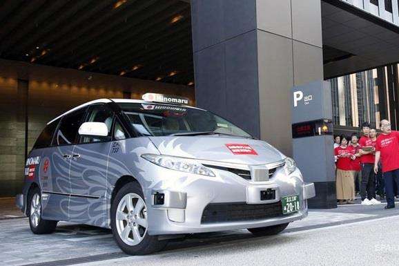 У Токіо пасажири тестують поїздки на безпілотному таксі