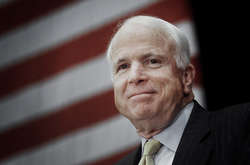 Світ прощається із сенатором Маккейном, Кремль мовчить