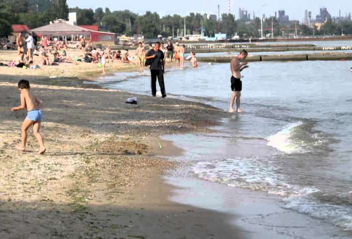 У Маріуполі медики рекомендують обмежити купання на одному з пляжів