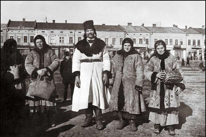Унікальні ретрофото, які зображують повсякденне життя українців Галичини 1900-х років