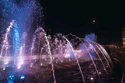 Київські фонтани працюватимуть ще місяць