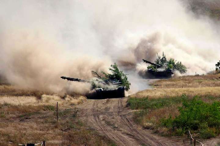 Українські військові провели навчання з бойовою стрільбою. Яскраві фото