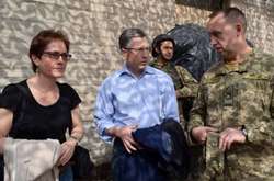  Курт Волкер восени відвідає Україну 