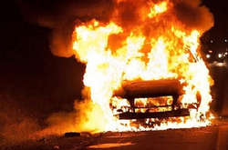 Пожежа в автомобілі (ілюстративне фото)