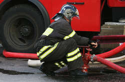 Столичні вогнеборці оперативно ліквідували пожежу в офісній будівлі