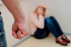 Соцмережу сколихнув пост київського психолога, яка призналася, що її б’є чоловік