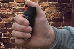 Псевдопокупці з газовим балончиком відібрали у хлопця телефон