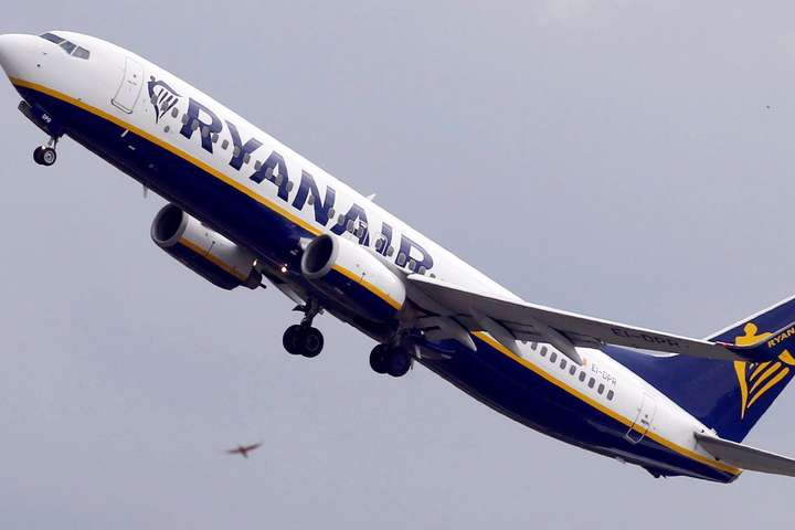 Лоукост Ryanair почне виконувати рейси з України 