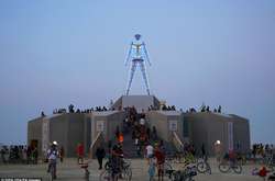 Экстравагантные и неординарные фото с фестиваля Burning Man 2018