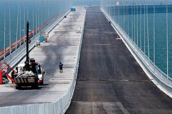 Україна готує санкції проти 19 російських компаній за будівництво Керченського мосту