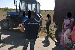 Сільський голова на Херсонщині вимагав хабар у вигляді 70 тонн пшениці