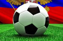 У чемпіонаті Росії футболіст забив дивний автогол, приголомшивши свою команду (відео)