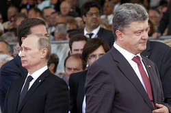 Олланд в мемуарах написав, як Путін погрожував Порошенку «розчавити» українців 