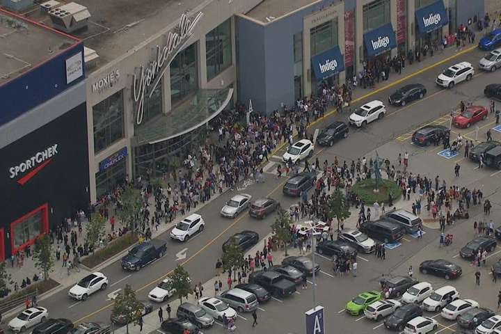 У торговому центрі в Торонто пролунала стрілянина, відвідувачів евакуювали