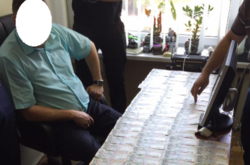 Чиновника Броварської райадміністрації затримано на хабарі